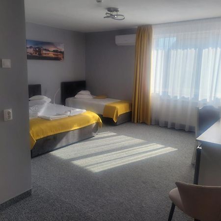 Hotel Delaf クルージュ＝ナポカ エクステリア 写真