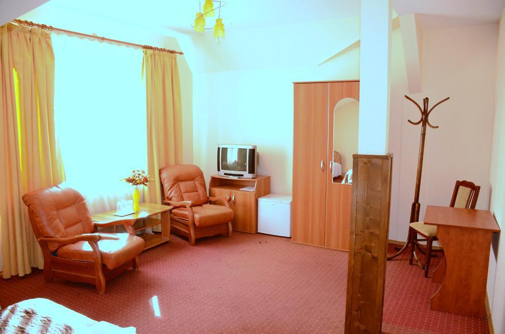 Hotel Delaf クルージュ＝ナポカ エクステリア 写真